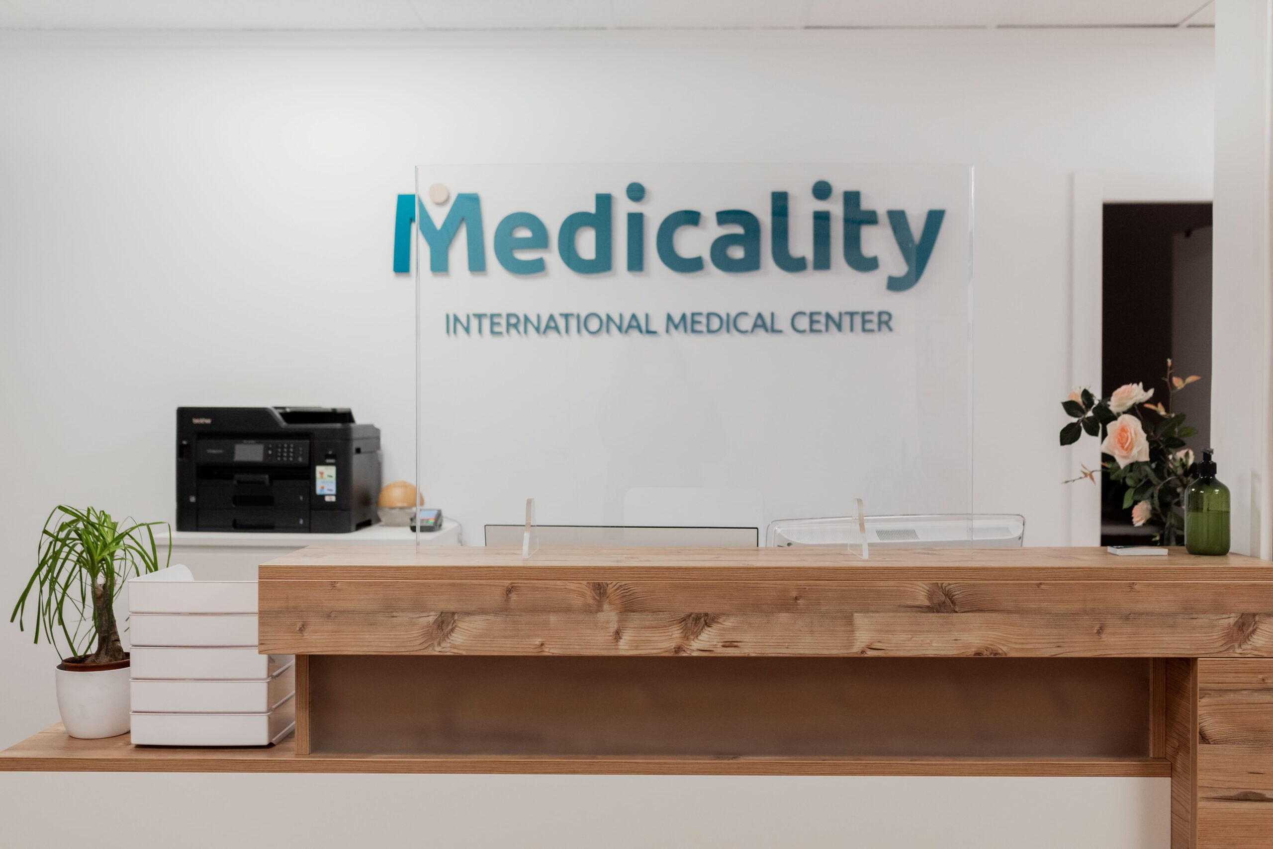 la recepcion de Medicality, un lugar donde te sientes bienvenido y atendido